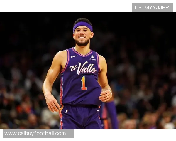 布克上半场火力全开三分球三记助力球队表现出色拿下11分3篮板3助攻1抢断